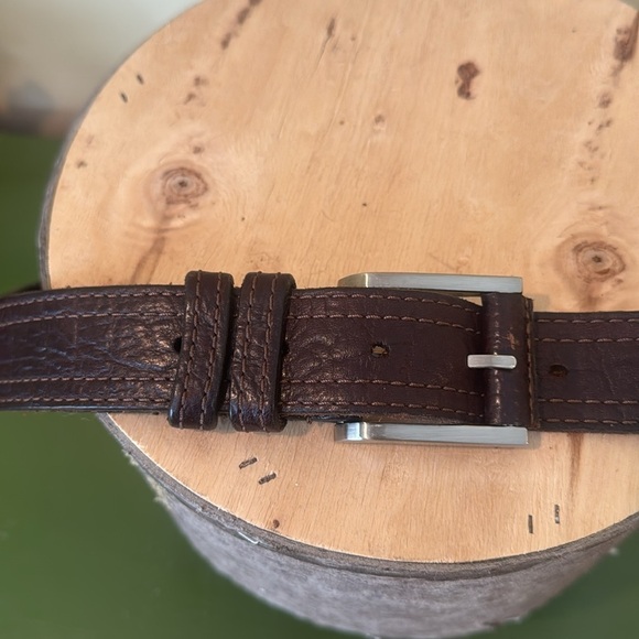 Johnston & Murphy Men's Brown Leather Belt with silver buckle - Picture 2 of 6